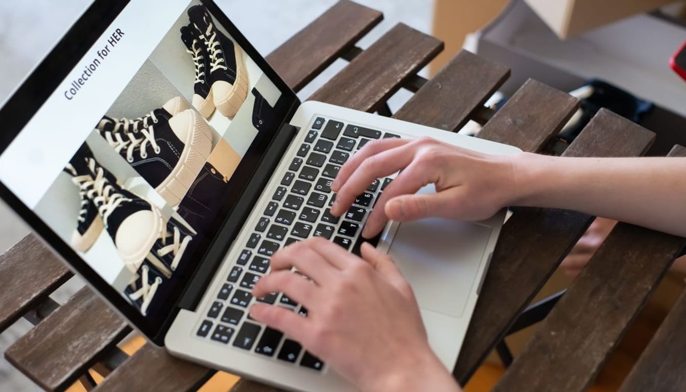 Browsing an online business directory to build local citations